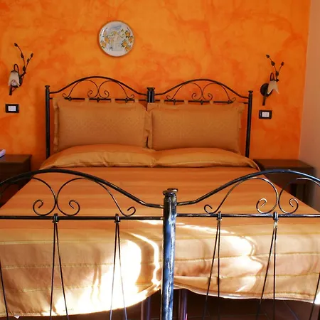 فندق مبيت وإفطار Salotto Di Athena 4*