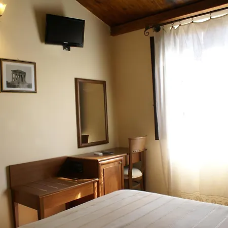 فندق مبيت وإفطار Salotto Di Athena 4*
