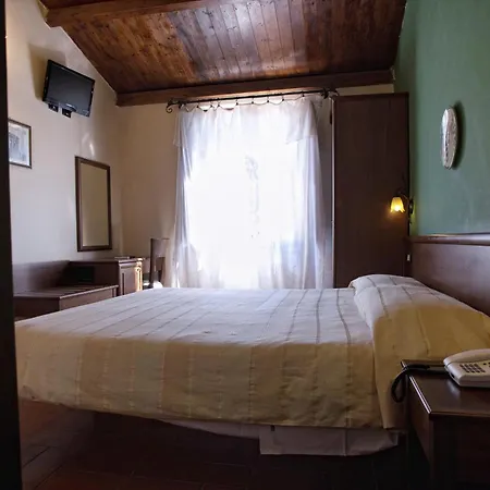 Salotto Di Athena فندق مبيت وإفطار 4*