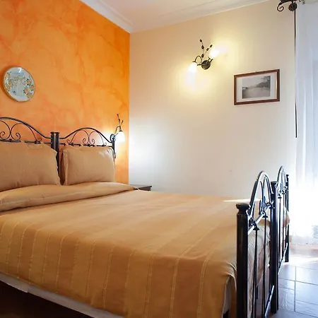 Salotto Di Athena فندق مبيت وإفطار 4*