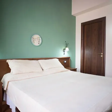 Bed & Breakfast Salotto Di Athena 3*