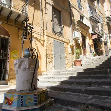 Salotto Di Athena فندق مبيت وإفطار 3*