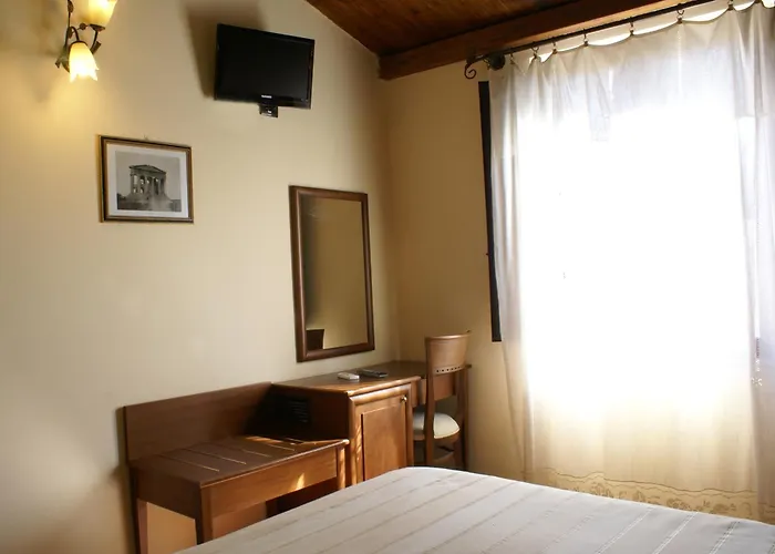 Bed & Breakfast Salotto Di Athena 3*