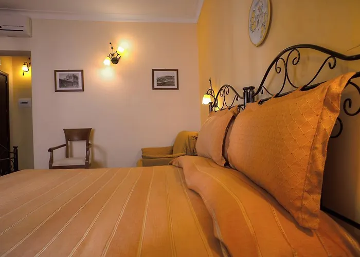 Salotto Di Athena Bed & Breakfast 3*
